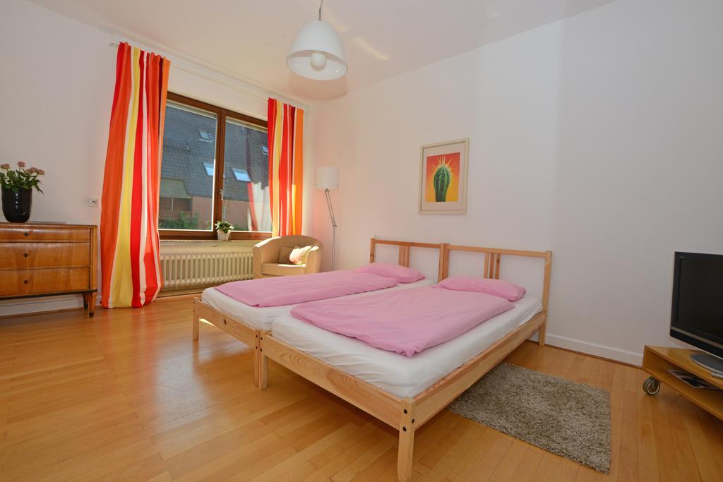 Moderne Ferienwohnung Deichstrasse Hennef  Zimmer foto